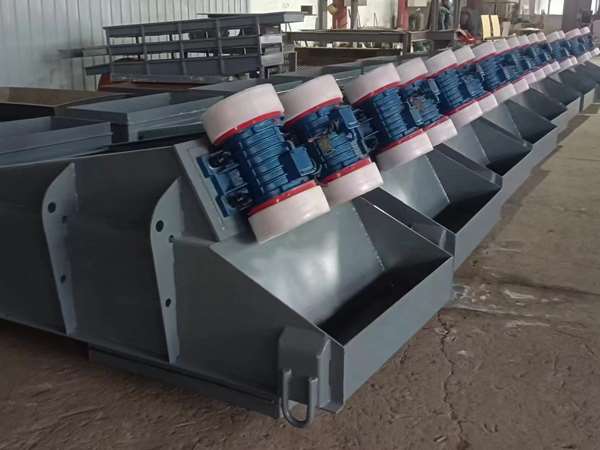 大型振動給料機(jī)